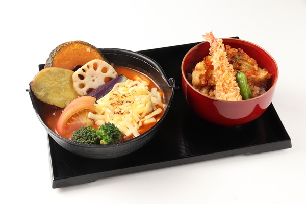 あしかが美人トマトカレーうどん　ミニ天丼セット