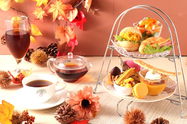 秋のデザートスタンド